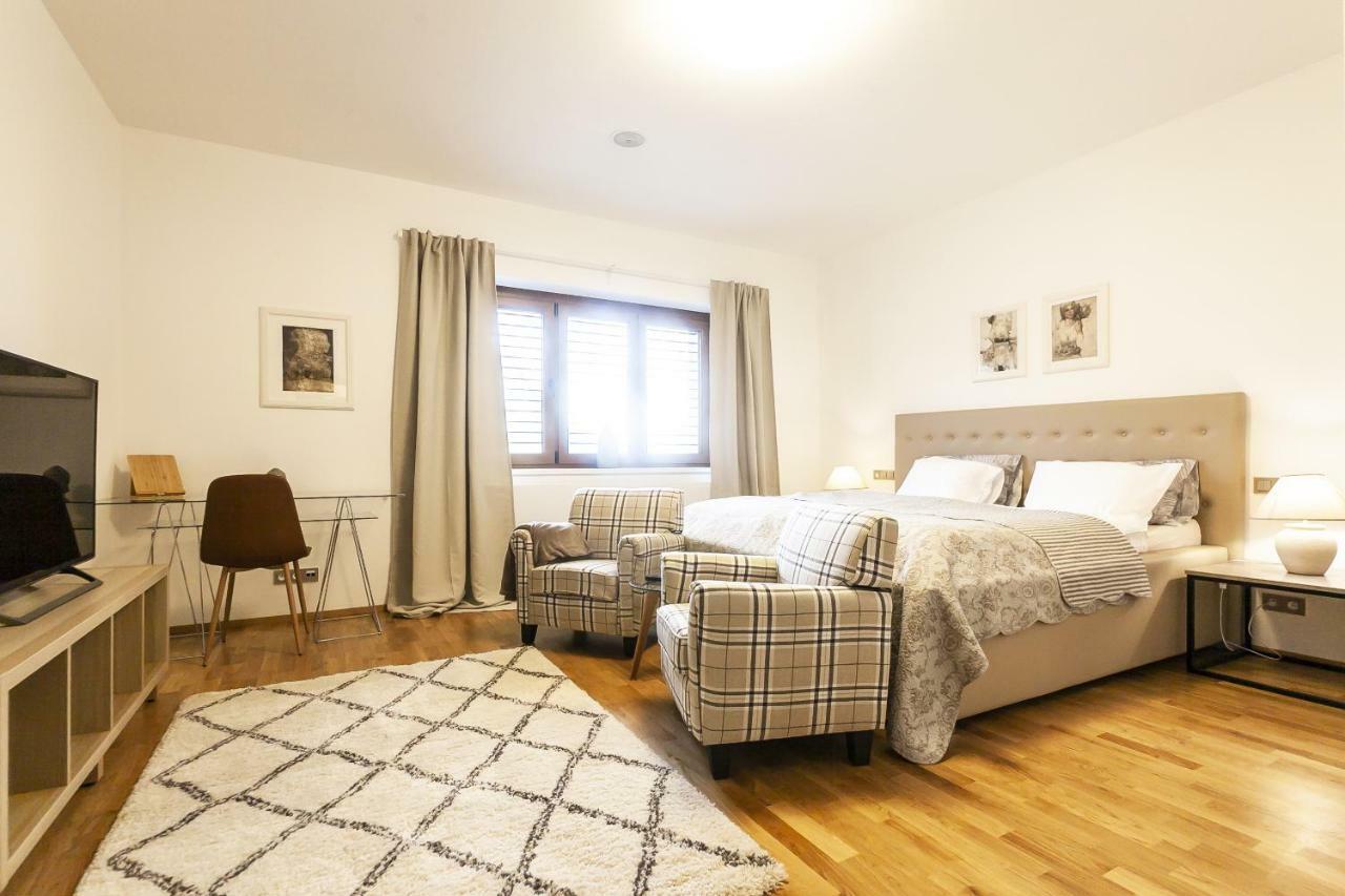 Expat House Apartament Praga